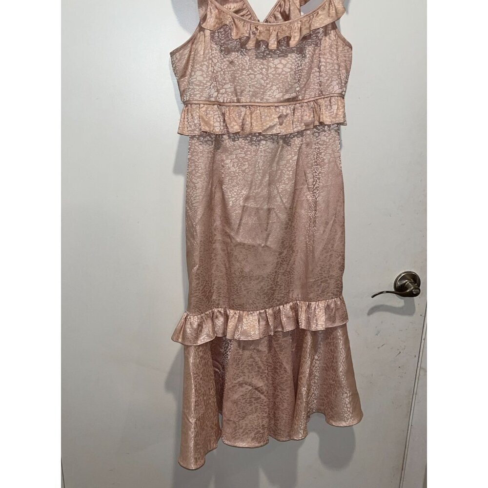Saylor Dress Pink Maxina Jacquard Sleeveless Ruffles Tiered V-Back Midi Size M - Picture 4 of 9